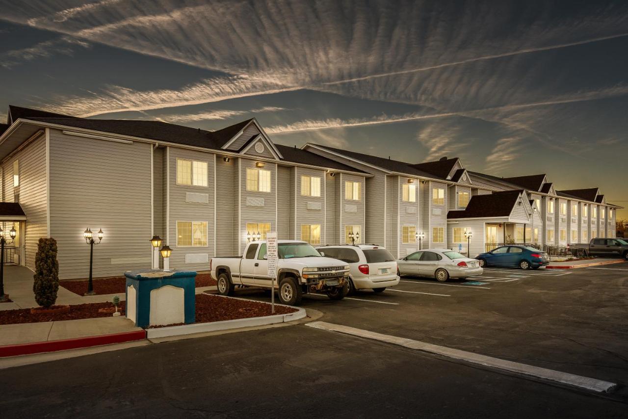 Quality Inn & Suites Near Nas Фаллон Екстер'єр фото