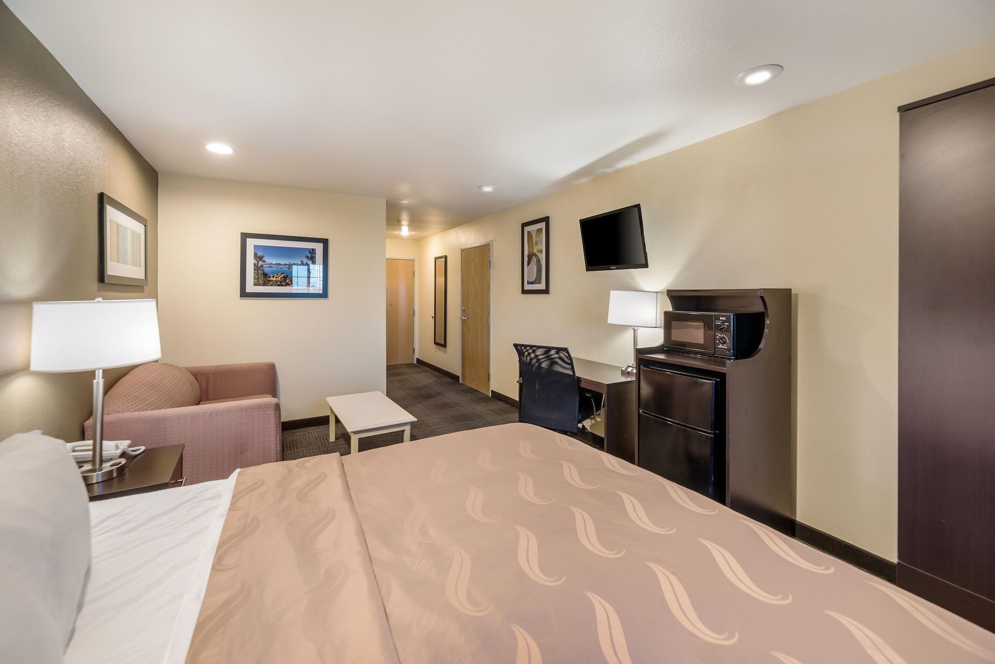 Quality Inn & Suites Near Nas Фаллон Екстер'єр фото