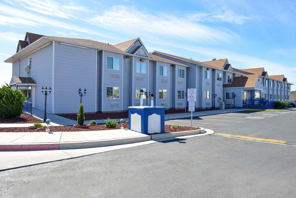 Quality Inn & Suites Near Nas Фаллон Екстер'єр фото