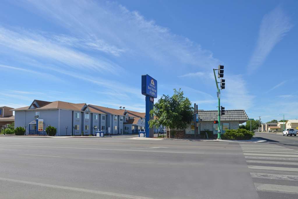 Quality Inn & Suites Near Nas Фаллон Екстер'єр фото