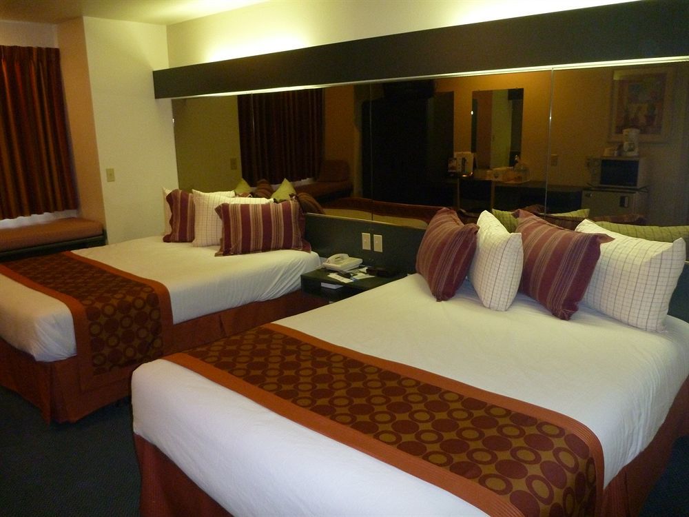 Quality Inn & Suites Near Nas Фаллон Екстер'єр фото
