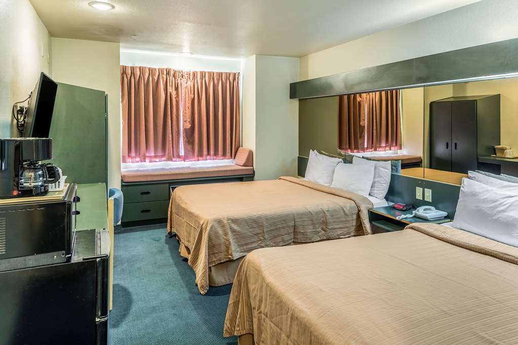 Quality Inn & Suites Near Nas Фаллон Номер фото